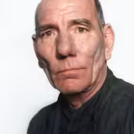 Pete Postlethwaite